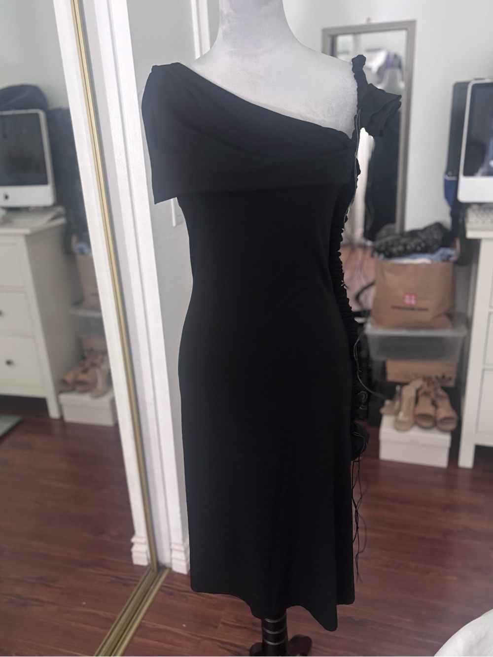 Asymmetric One-Shoulder Black Midi Dress